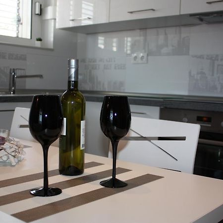 מאקרסקה Apartment Anchi מראה חיצוני תמונה